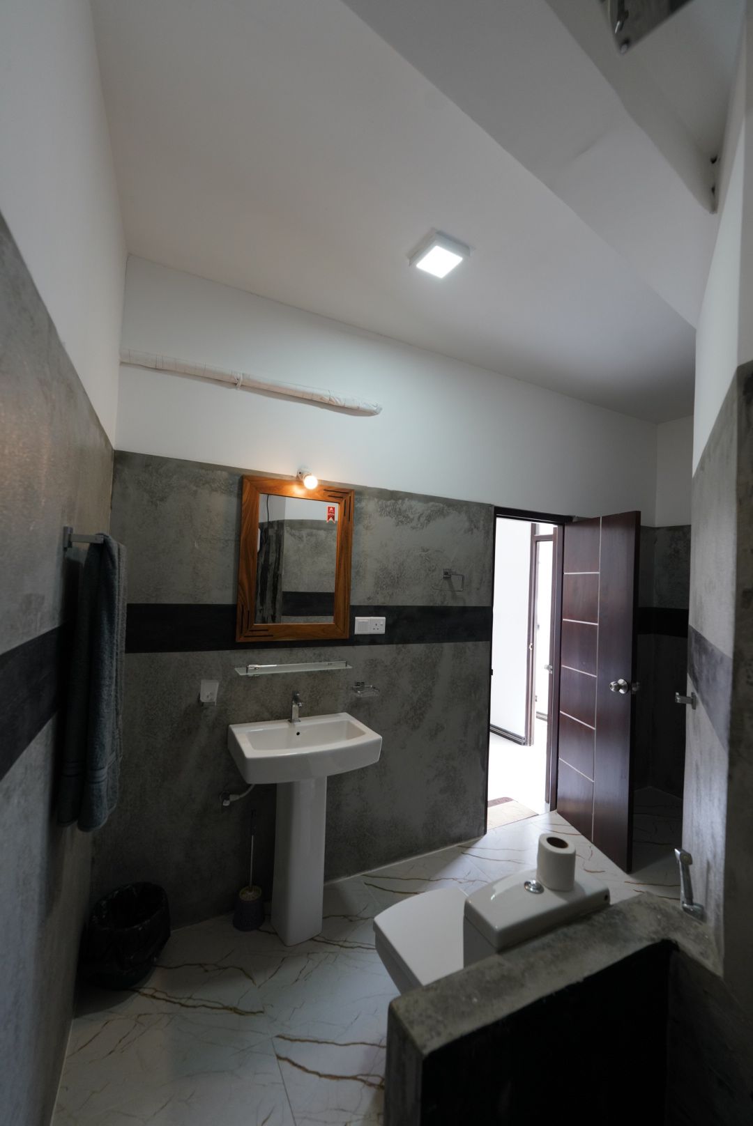 Induwara - Ocean View Room 2 6