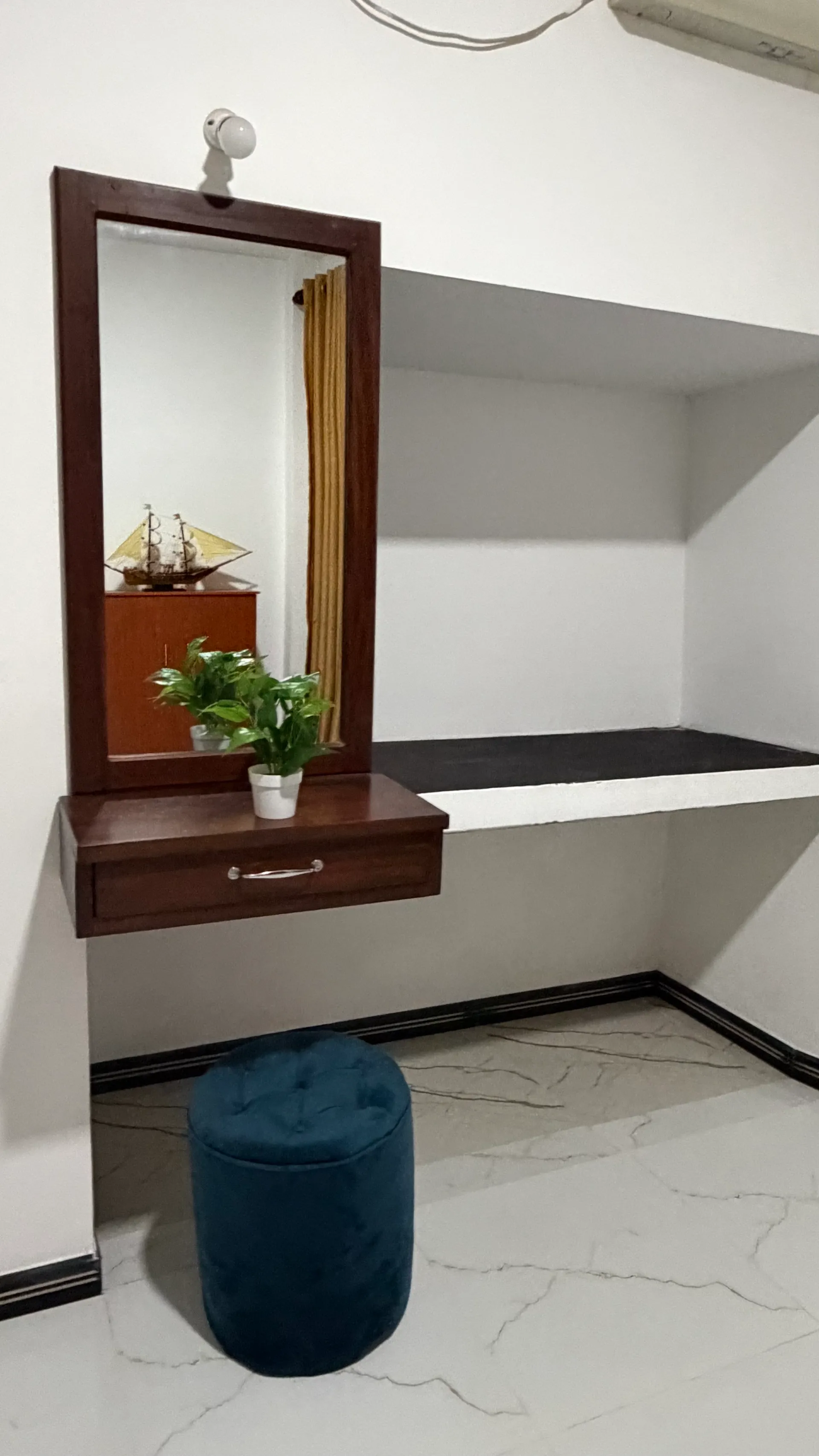 Induwara - cozy bedroom 2