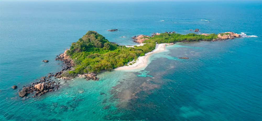 Trincomalee town and Nilavelli beach 3